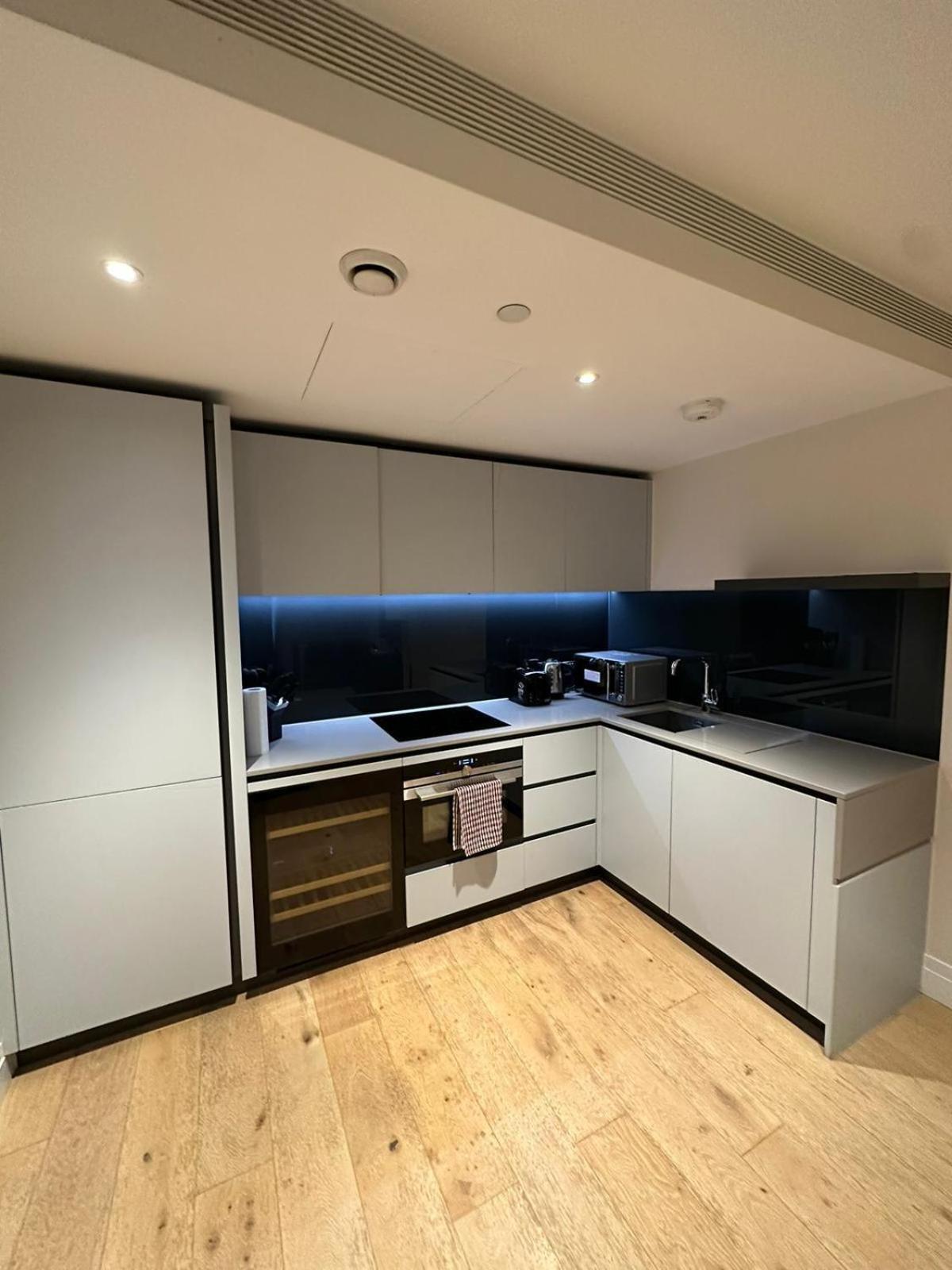 Studio Come 1 Bed Flat In Vauxhall Next To Battersea London Bagian luar foto